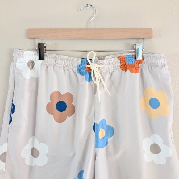 Men's PacSun Light Gray Daisy‎ Print Swim Trunks 6" Inseam Size L Relaxed - Picture 2 of 15